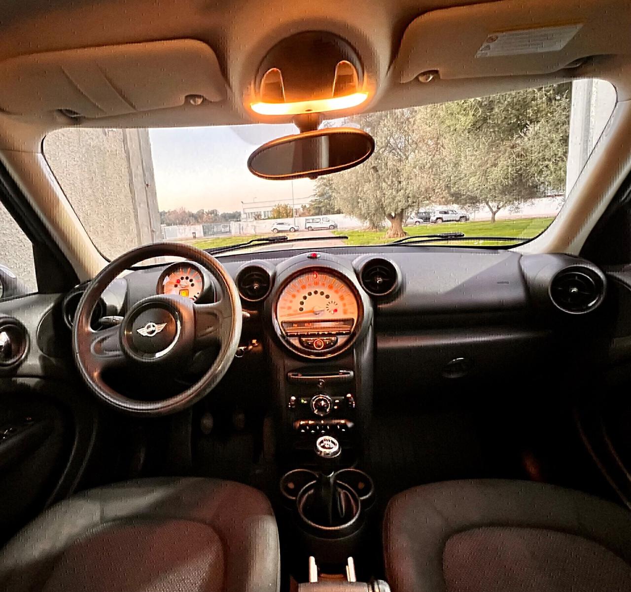 Mini Cooper D Countryman 1.6 ,cerchi in lega ,clima,ecc.