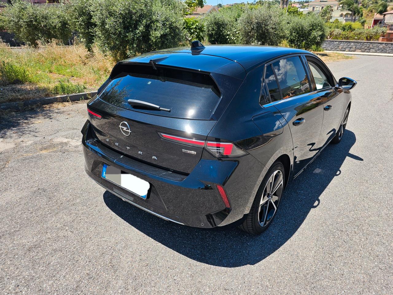 Opel Astra 1.6 Plug-in Hybrid 180 CV AT8 Business Elegance