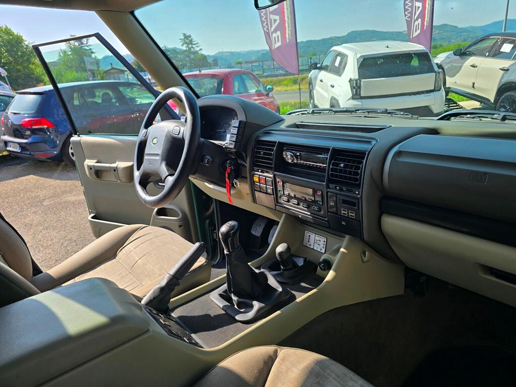 Land Rover Discovery 2.5 TD5 "S" BELIZE GREEN
