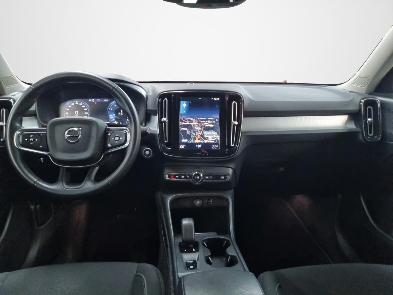Volvo XC40 T2 Geartronic Momentum Pro