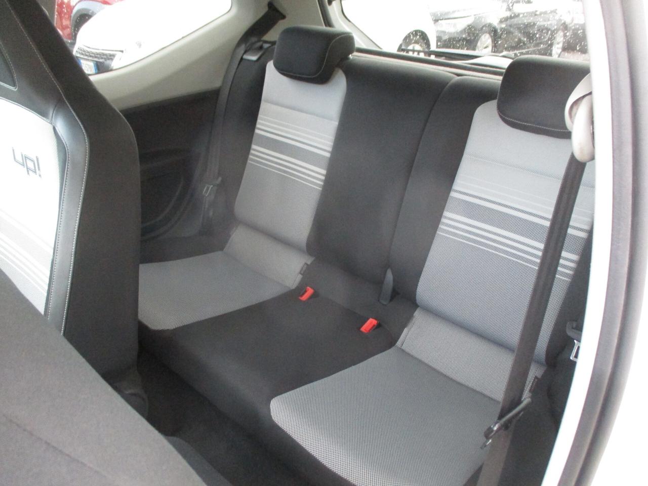 Volkswagen up! 1.0 75 CV MOLTO BELLA