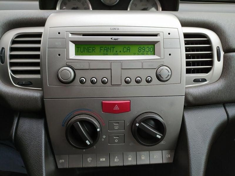 Lancia Ypsilon 1.3 MJT 75 CV Oro