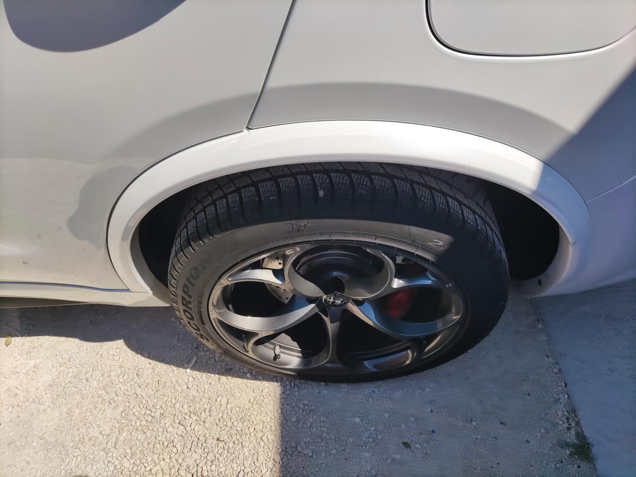 Alfa Romeo Stelvio 2.9 Bi-Turbo V6 510 CV AT8 Quadrifoglio