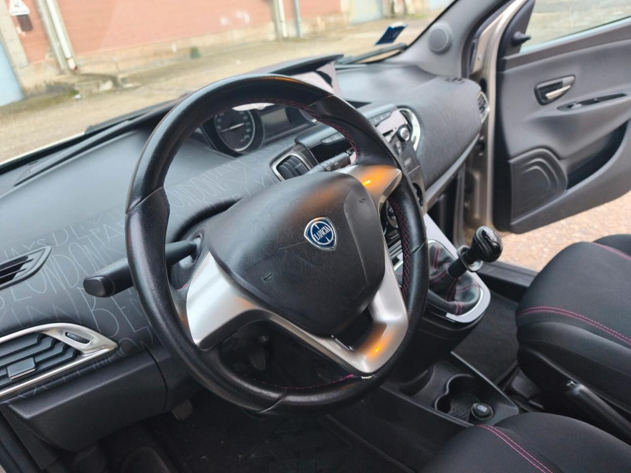 Lancia Ypsilon 2014---1.2 Benzina Neopatentati