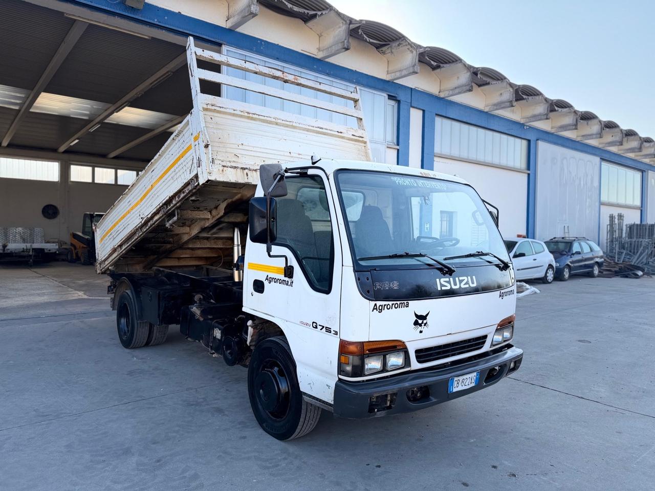 Autocarro ISUZU Q75.3 RIBALTABILE