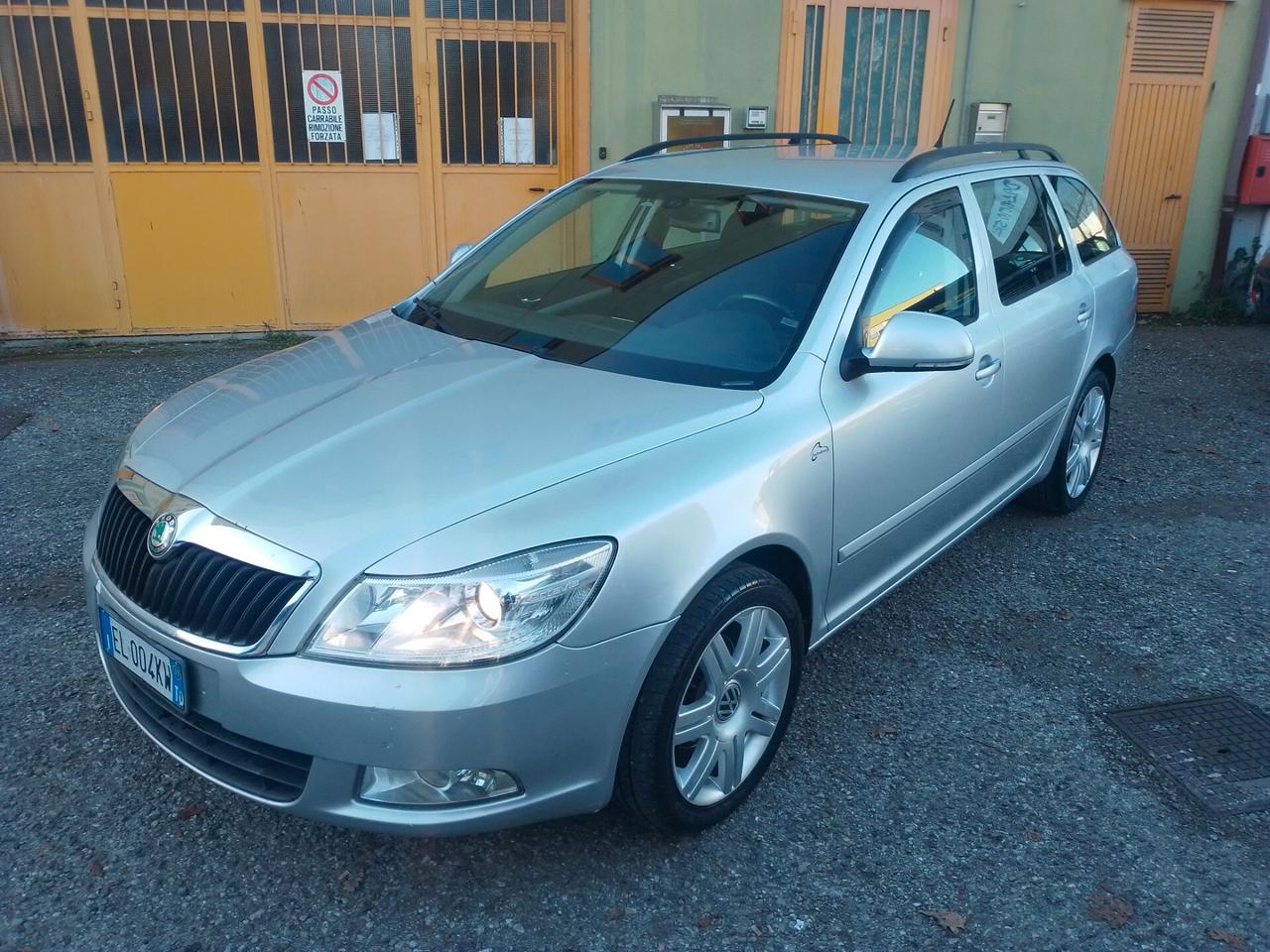Skoda Octavia 1.6 TDI CR F.AP. 4x4 Wagon GANCIO TRAINO FINANZIABILE