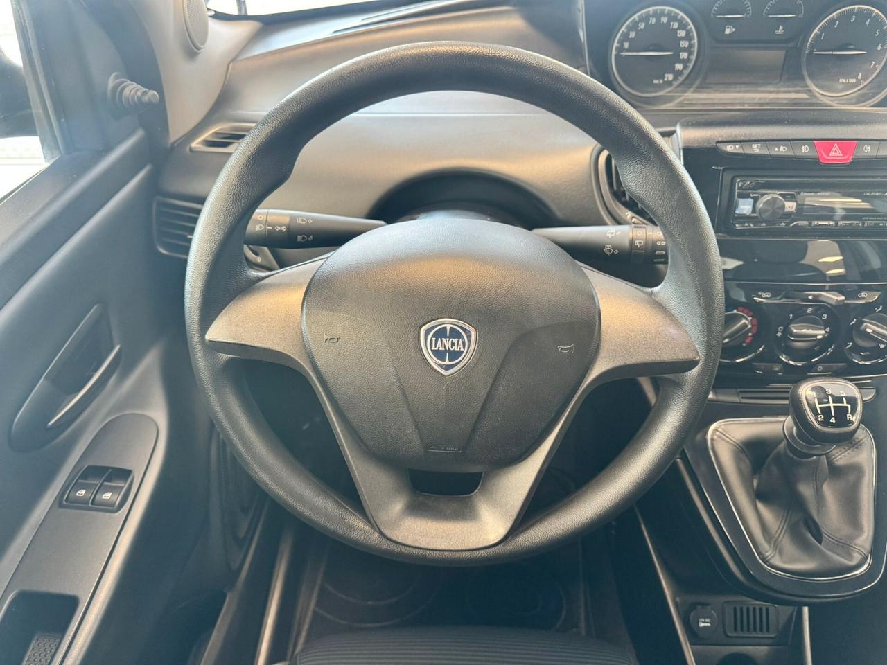 Lancia Ypsilon 1.2 69 CV 5 porte Mya