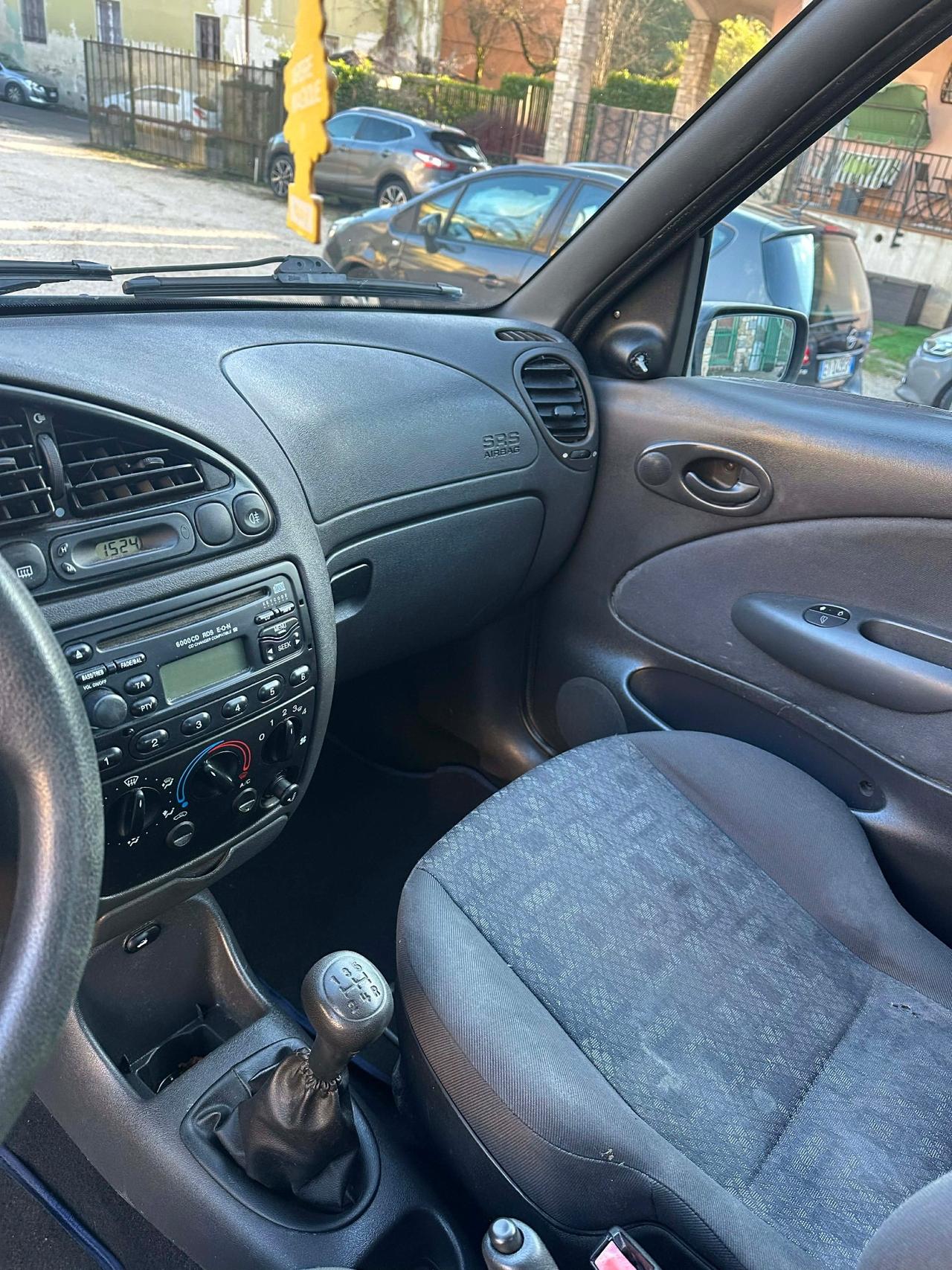 Ford FIESTA 1.2 16V 3P GHIA NEOPAT