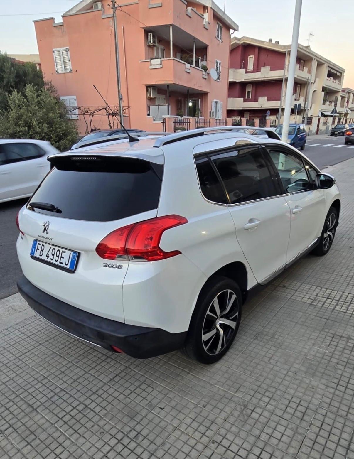 Peugeot 2008 BlueHDi 100 Allure 2016
