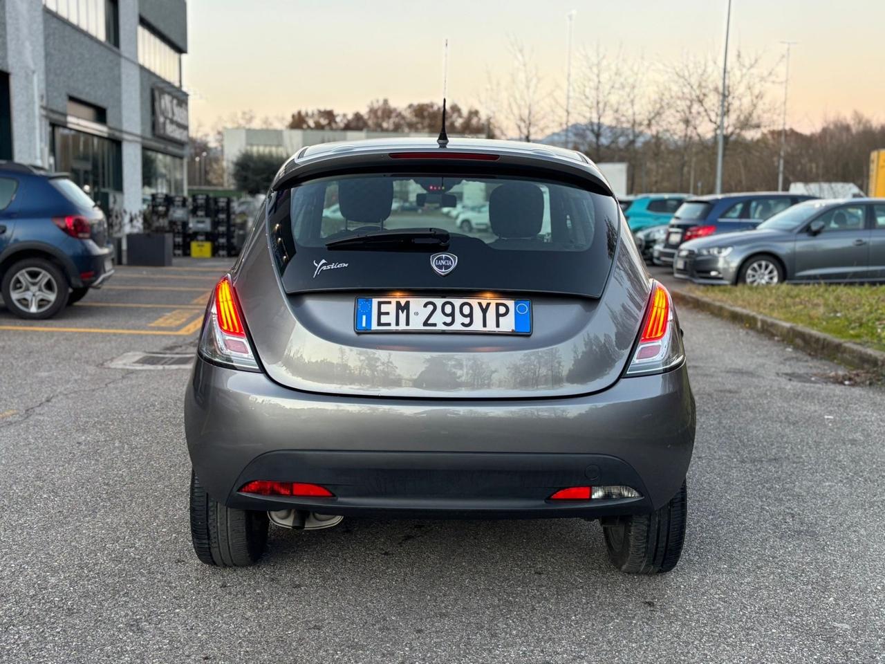 Lancia Ypsilon 1.2 69 CV 5 porte S&S Platinum