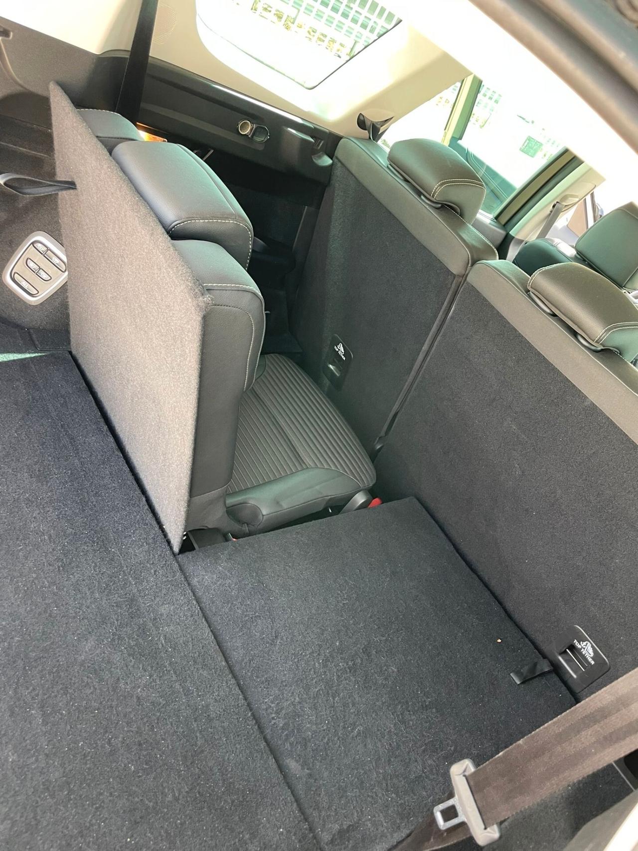 RENAULT GRAND SCENIC Blue dCi 120 CV Initiale Paris