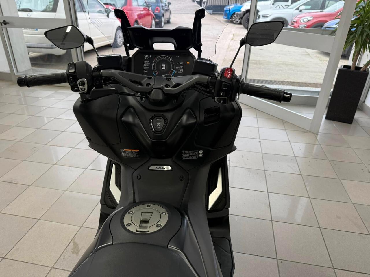 Yamaha Tmax 560