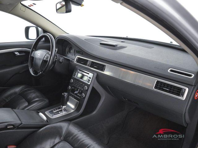 VOLVO XC70 2.4 D5 20V (185CV) cat AWD Momentum - PER OPERATOR