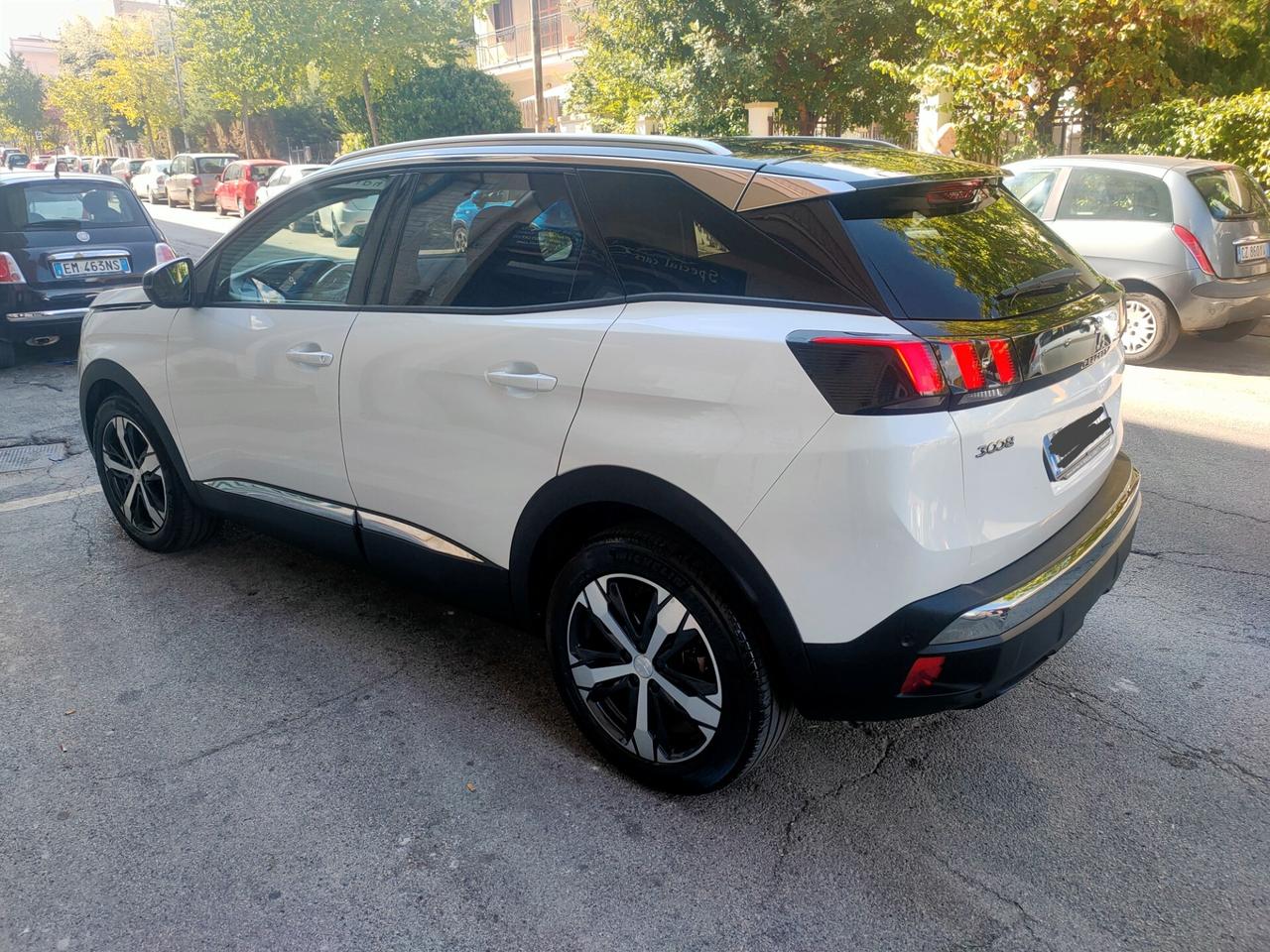 Peugeot 3008 BlueHDi 130 S&S EAT8 Allure