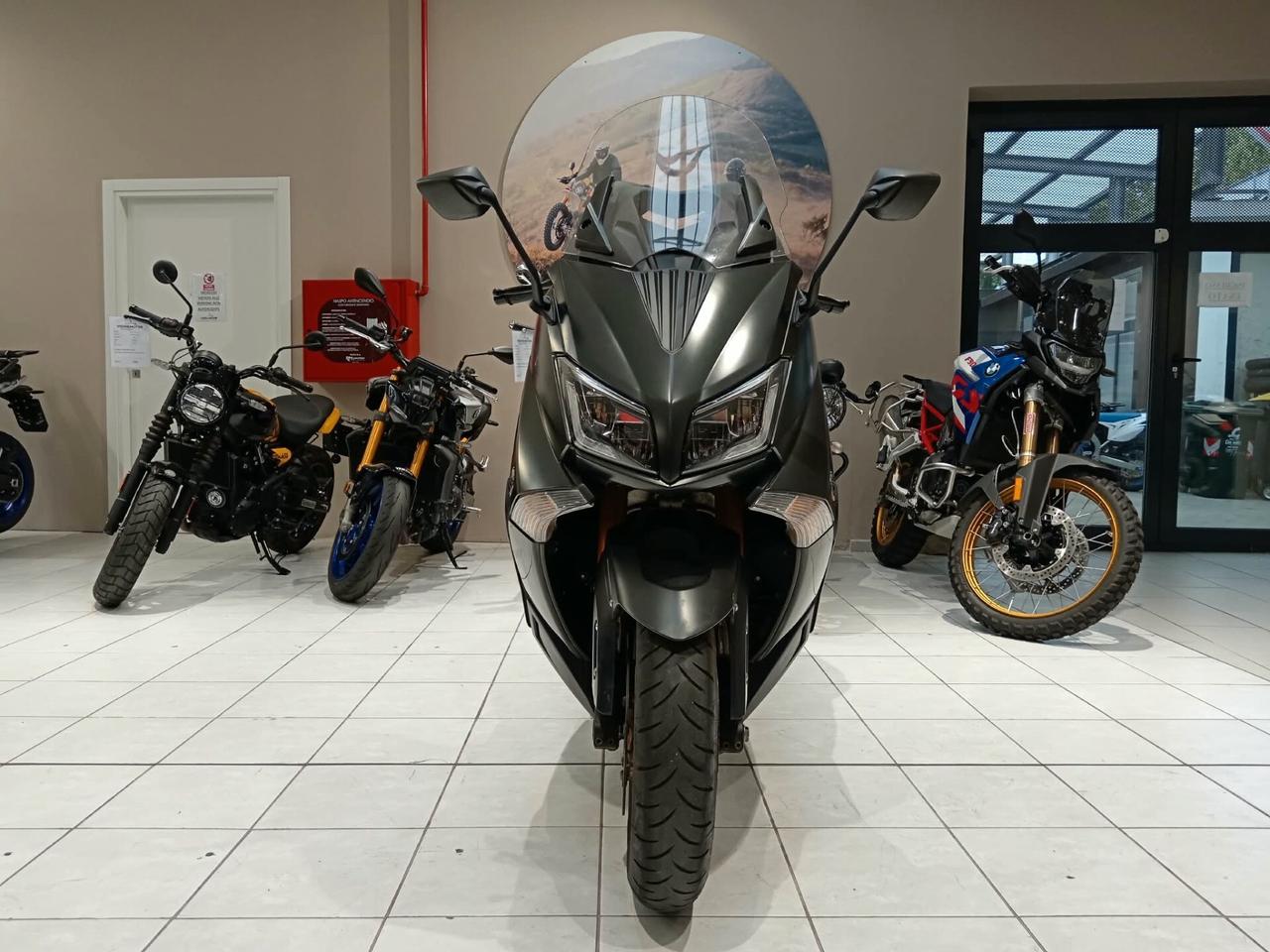 Yamaha TMAX 530 IRON MAX