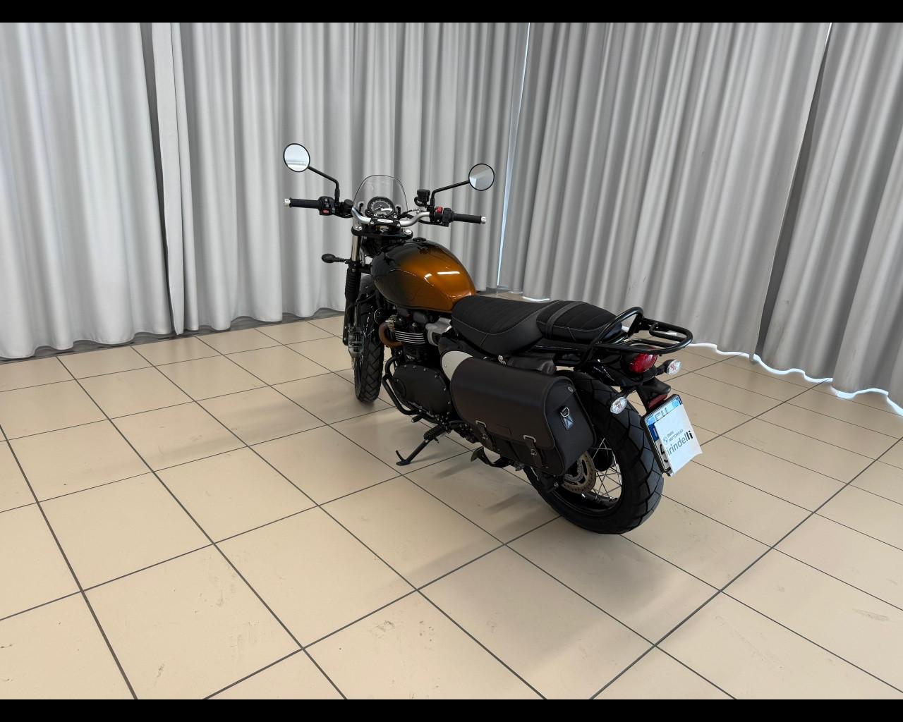 TRIUMPH Scrambler 900 - Stealth Edition