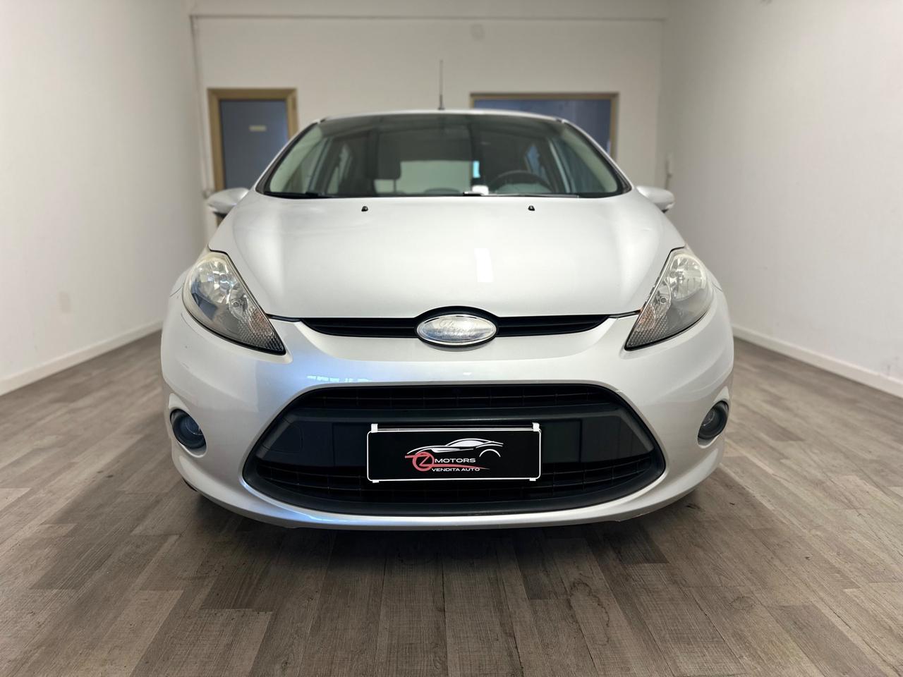 Ford Fiesta 1.4 5 porte Bz.- GPL Titanium NEOPATENTATI