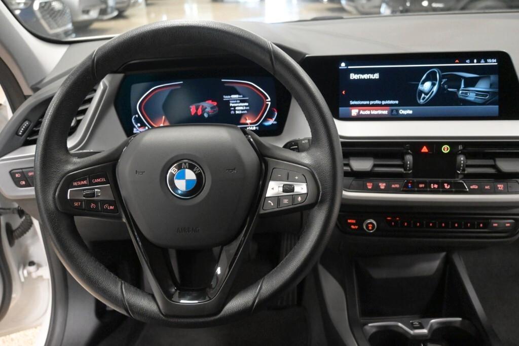 Bmw 116 116d 5p. Business Advantage