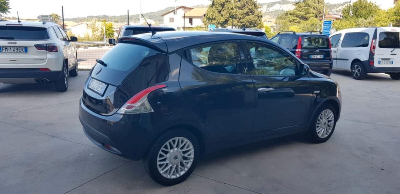 Lancia Ypsilon 1.2 69 CV 5 porte GPL