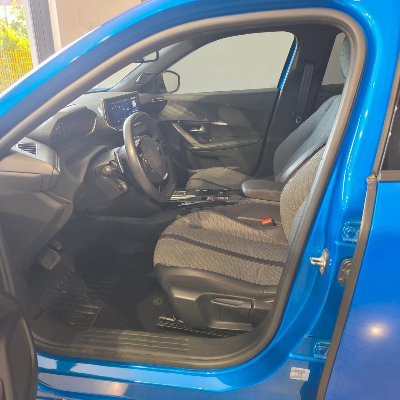 Peugeot 2008 BlueHDi 130 S&S EAT8 Allure