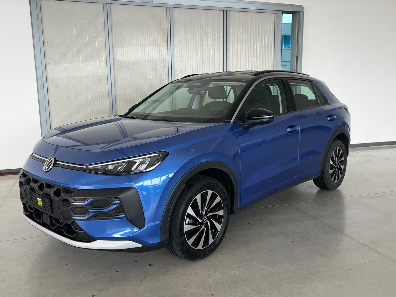 Volkswagen T-Roc 1.5 eTSI ACT DSG Life - possibilità noleggio no scoring