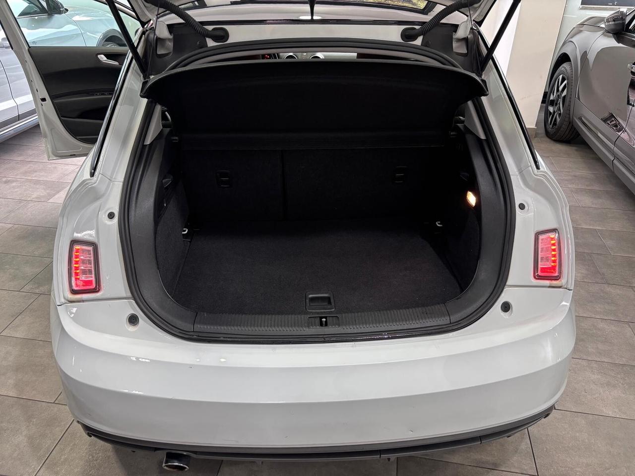 AUDI A1 SPORTBACK 1.4 TDI S-TRONIC S-LINE