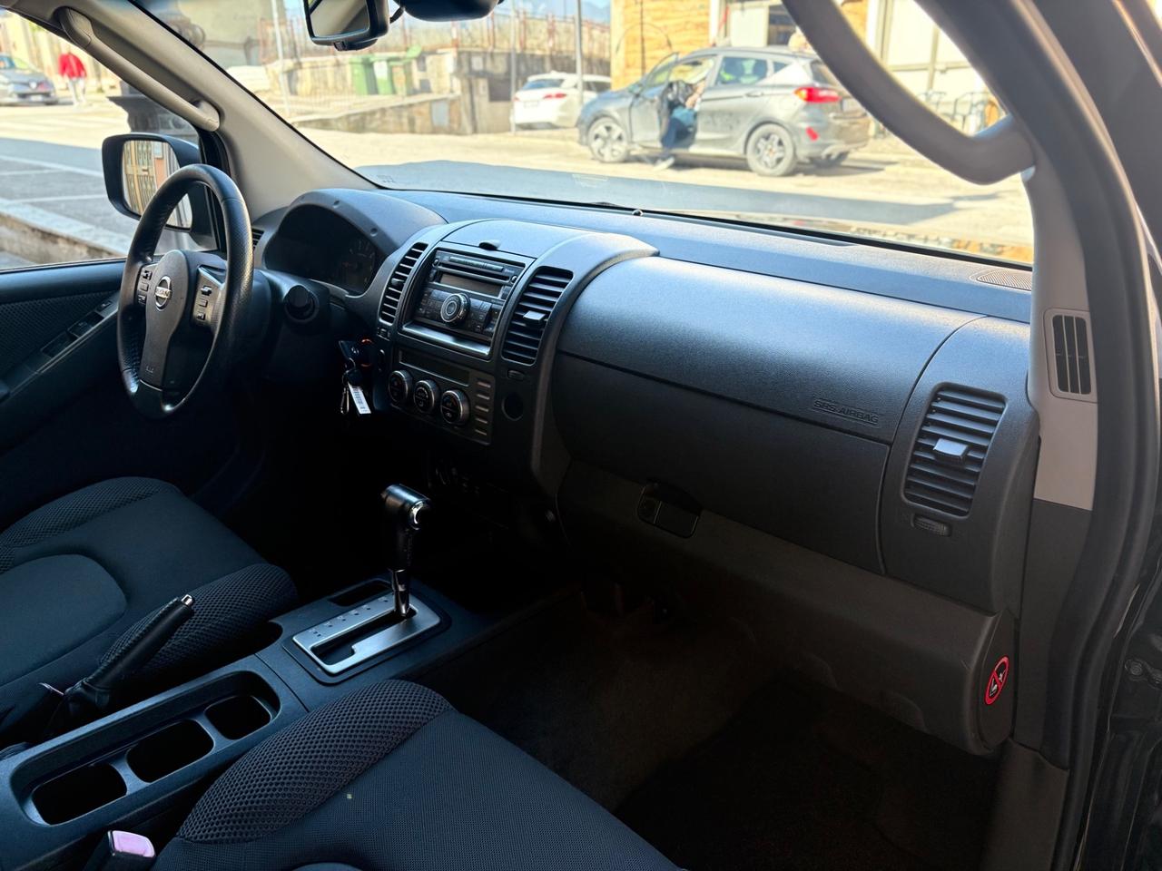 Nissan Navara 2.5 dCi Double Cab PICK UP HARD TOP