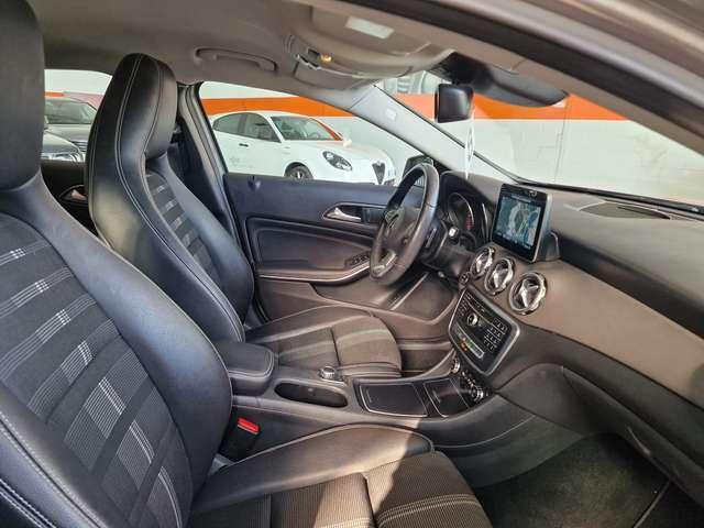Mercedes-Benz GLA 200 GLA d Premium auto
