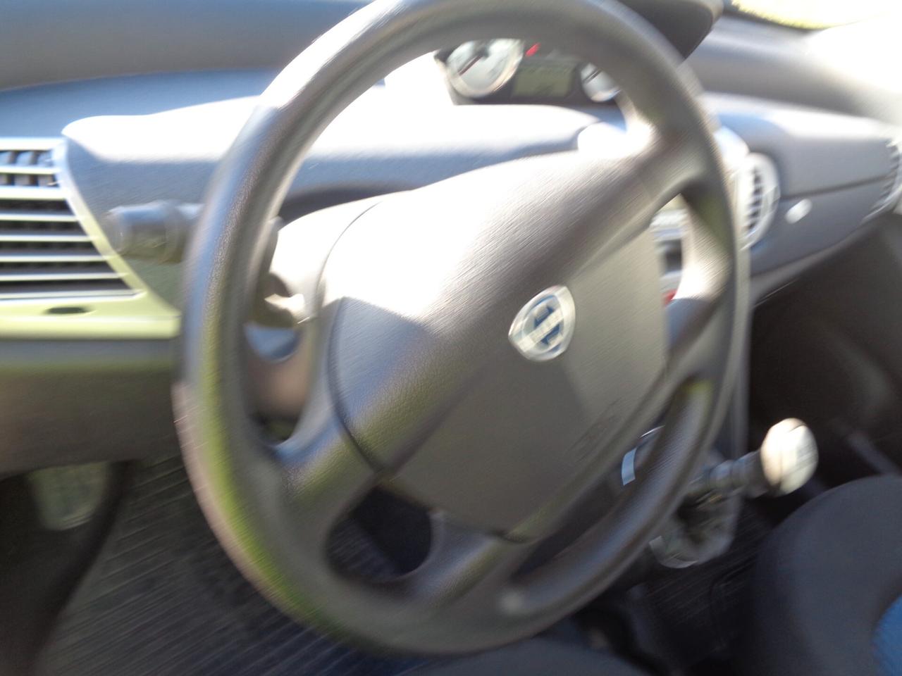 Lancia Ypsilon 1.2 Platino garaz 12 mesi