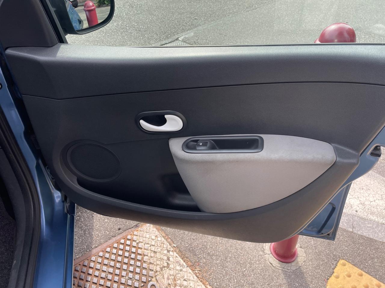 Renault Clio 1.2 16V 5 porte/1PROP/GARANZIA 12 MESI