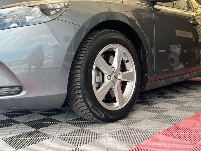 Volvo V40 D2 Geartronic Kinetic