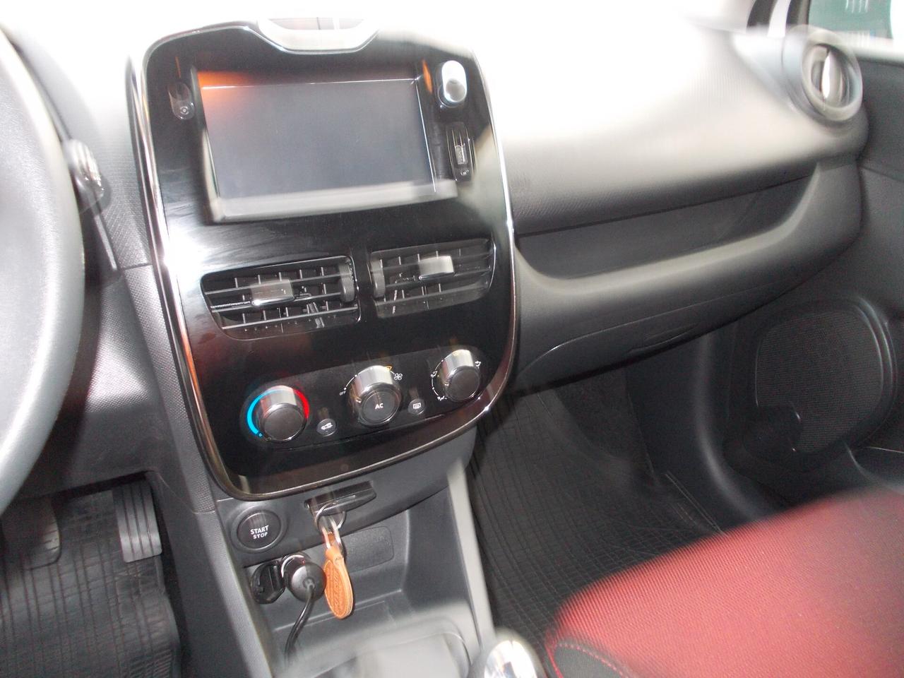 Renault Clio 1.2 SPORT16V-73CV 5 p.KM95602-SI NEOPATENTATI
