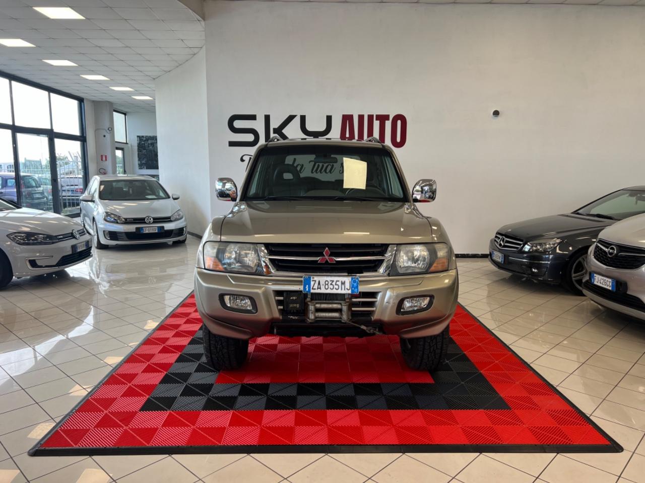 Mitsubishi Pajero 3.2 16V DI-D 3p. GLX Autocarro