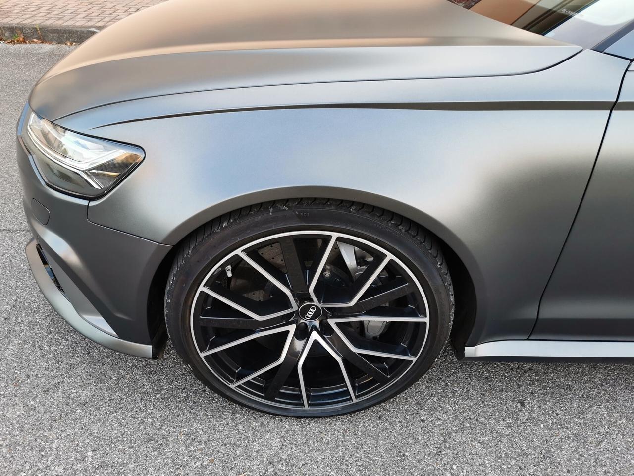 AUDI RS6 PERFORMANCE AKRAPOVIC CARBO UNIPROPRIETARIO GARANZIA