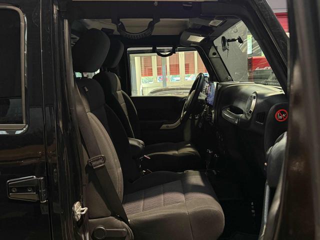 JEEP Wrangler Unlimited 2.8 CRD DPF Rubicon Auto