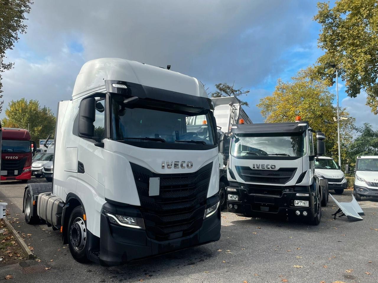 Iveco S-Way 490 (2 unità)