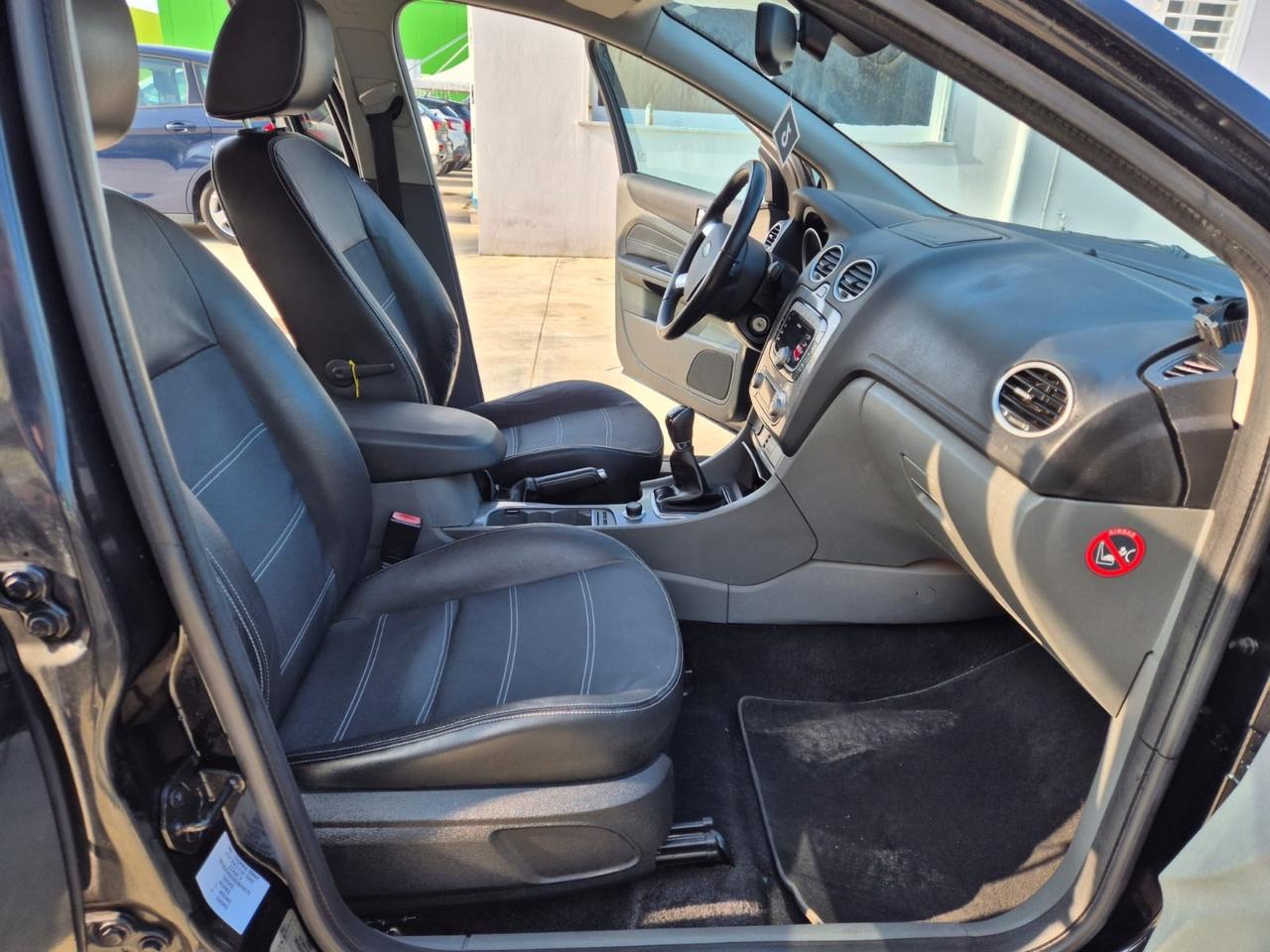 Ford Focus 2.0 (145CV) 5p. GPL TITANIUM