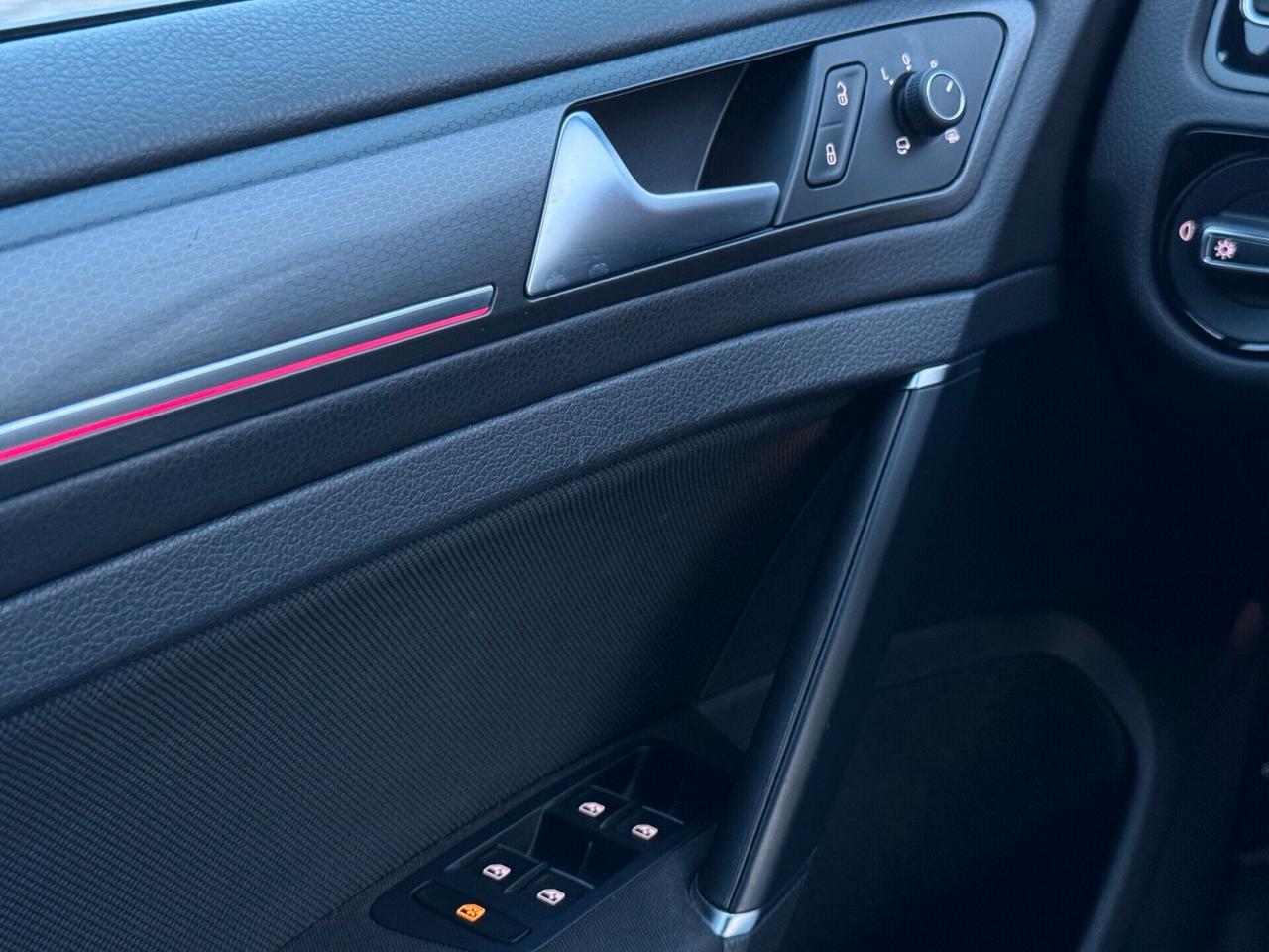 Volkswagen Golf GTI Performance 2.0 TSI DSG 5p. BlueMotion Technology