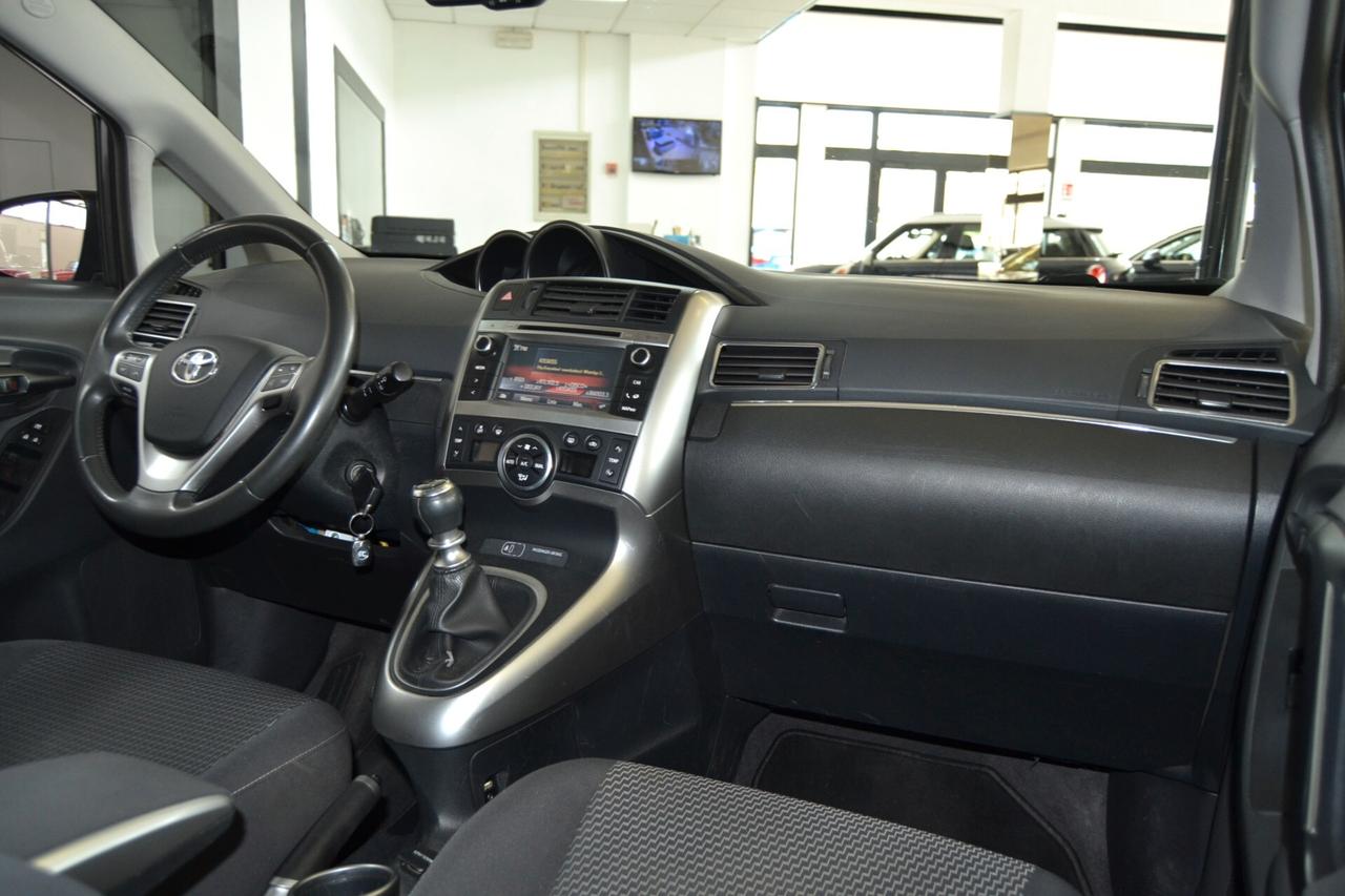 Toyota Verso 1.6 D-4D Style 7Posti/Navi/Tetto/Cruise