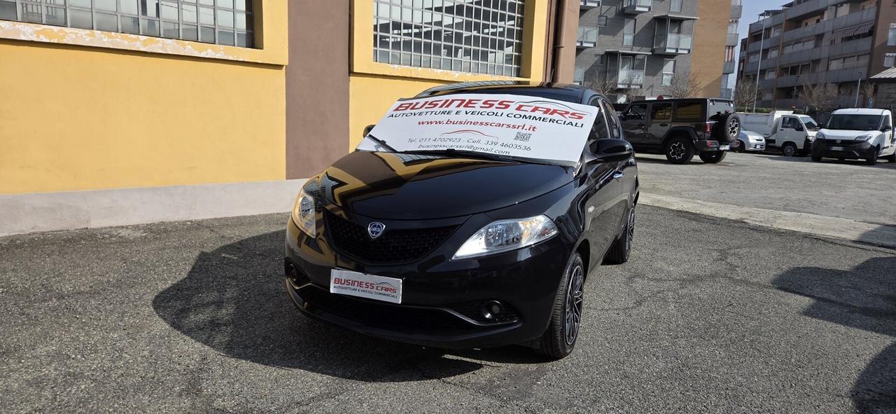 Lancia Ypsilon 1.0 FireFly 5 porte S&S Hybrid Ecochic GOLD KM. 22.000 AUTO PER NEOPATENTATI
