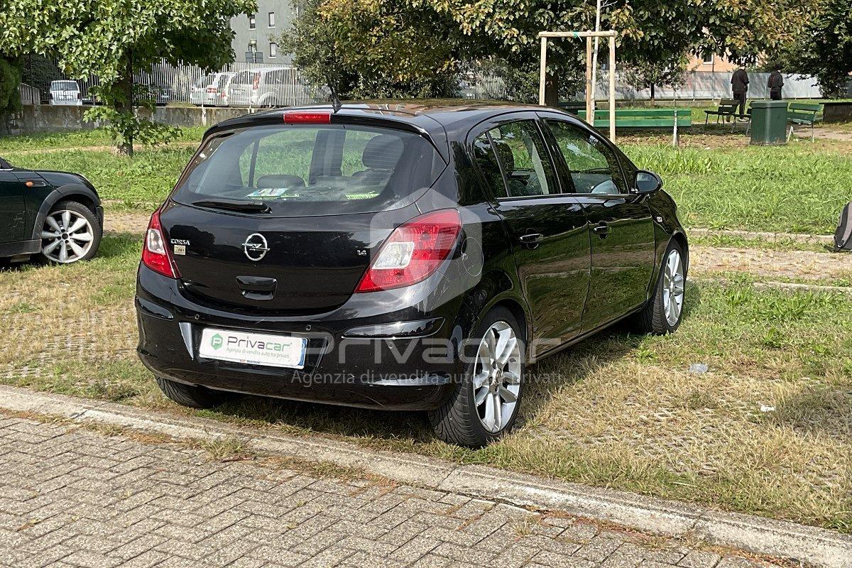 OPEL Corsa 1.4 16V 5 porte Cosmo