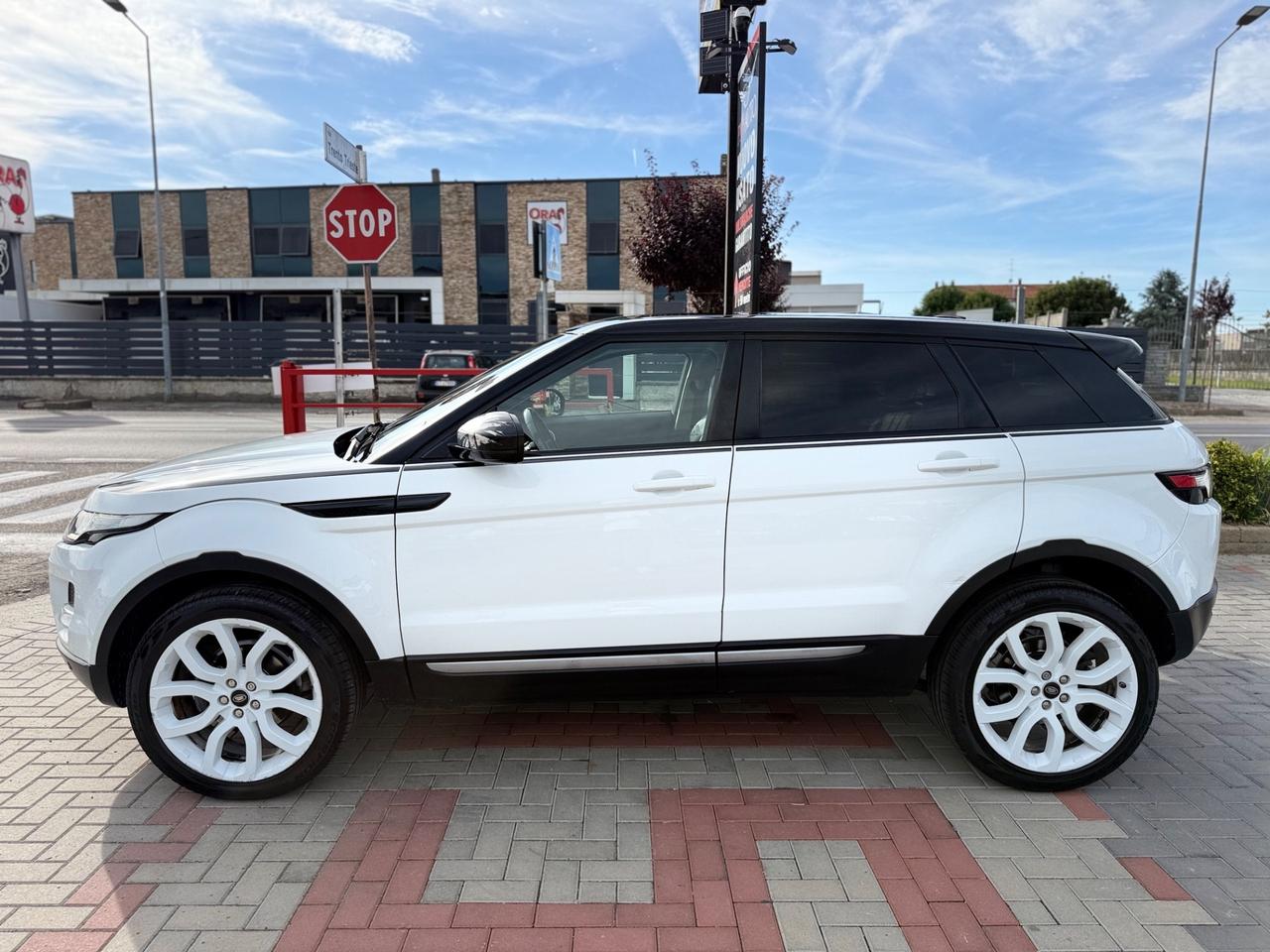 Land Rover Range Evoque 2.2 TD4 5p. British Edition Dynamic