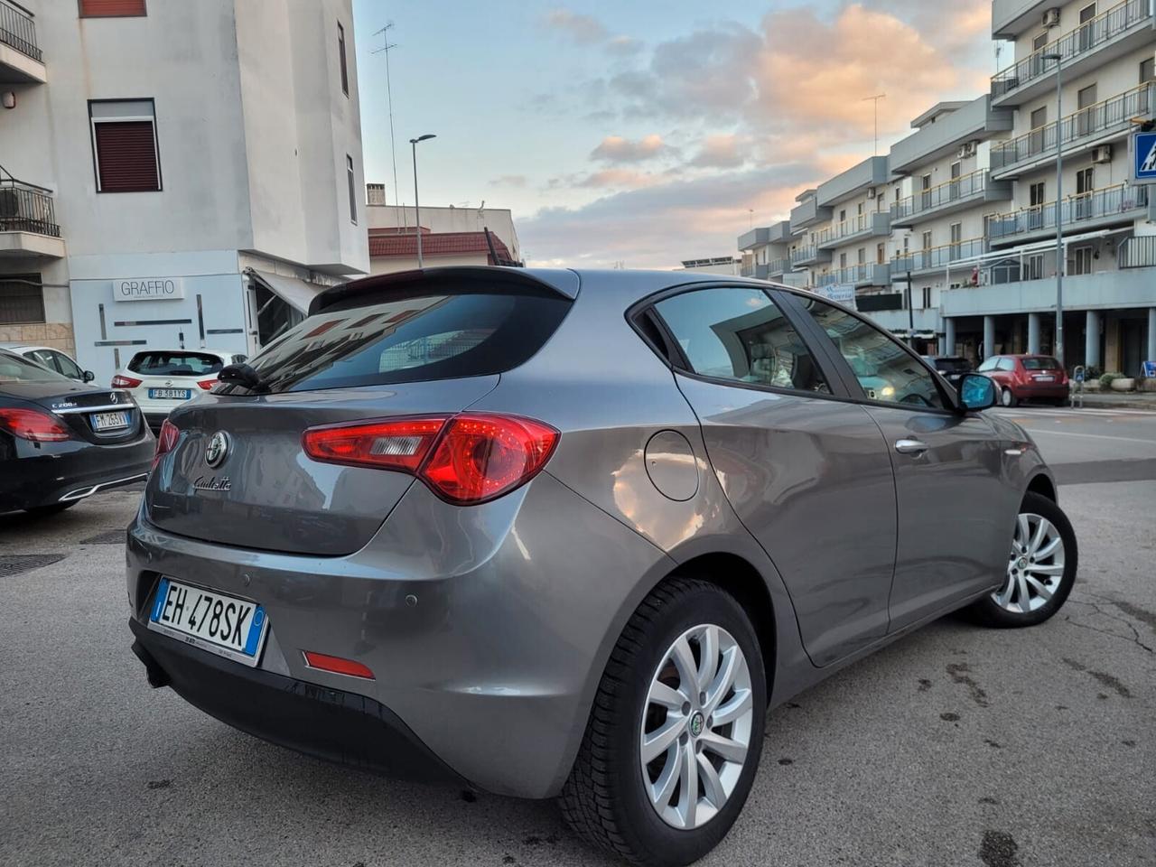 Alfa Romeo Giulietta 1.6 m.jet Distinctive * 2011 * Garantita 12 Mesi