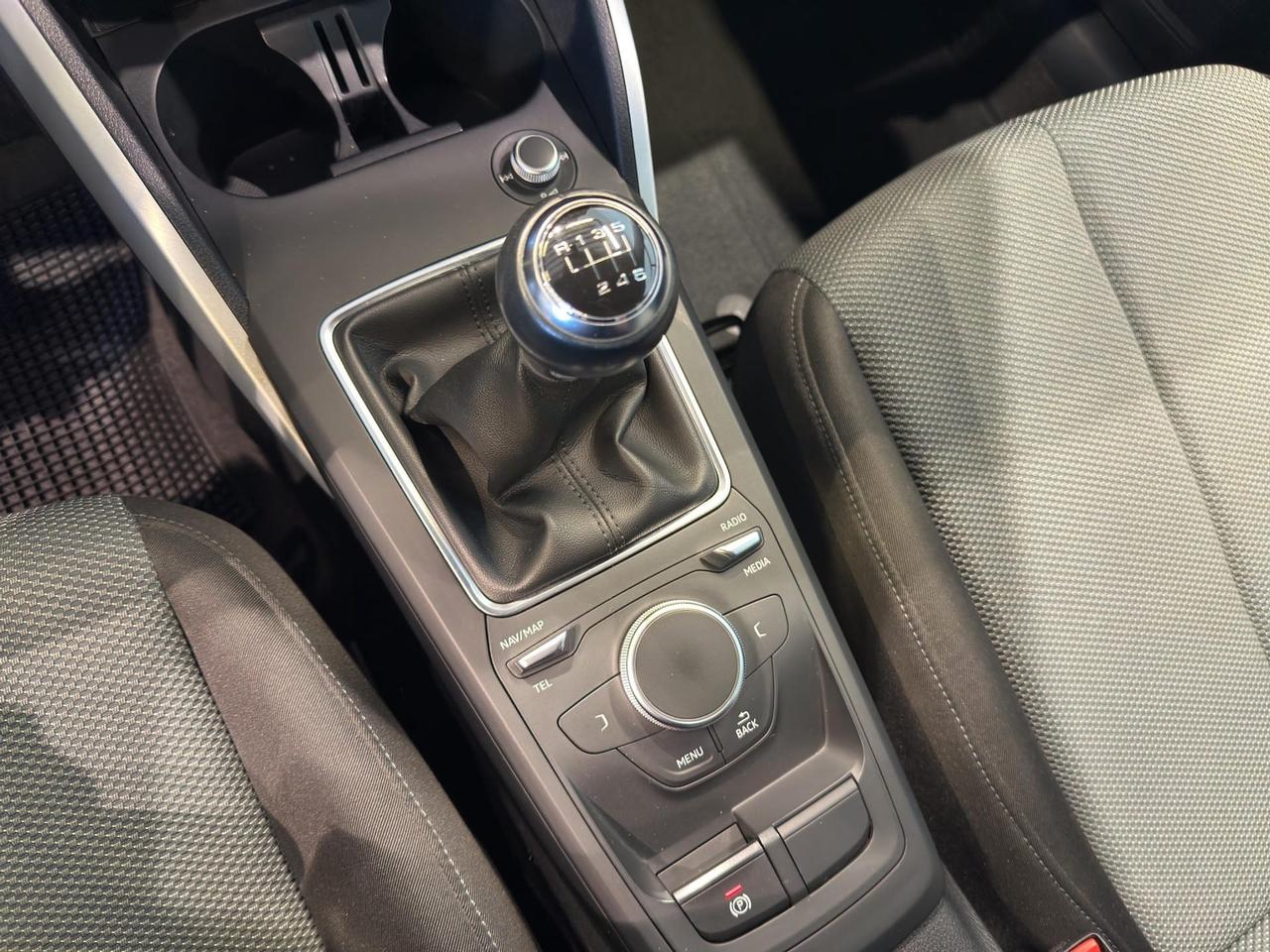 Audi Q2 30 1.6 tdi Business design my19