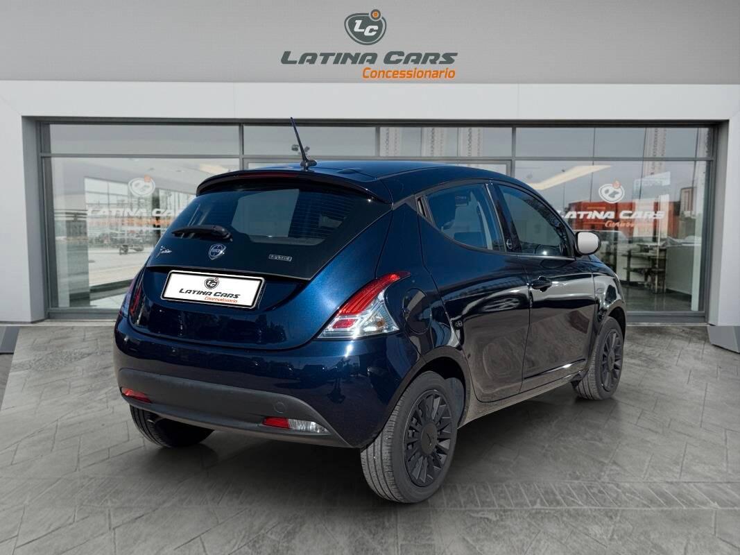 Lancia Ypsilon III 1.0 firefly hybrid Silver s&s 70cv