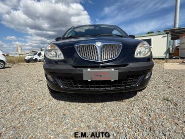 Lancia Ypsilon 1.2 16V Platino