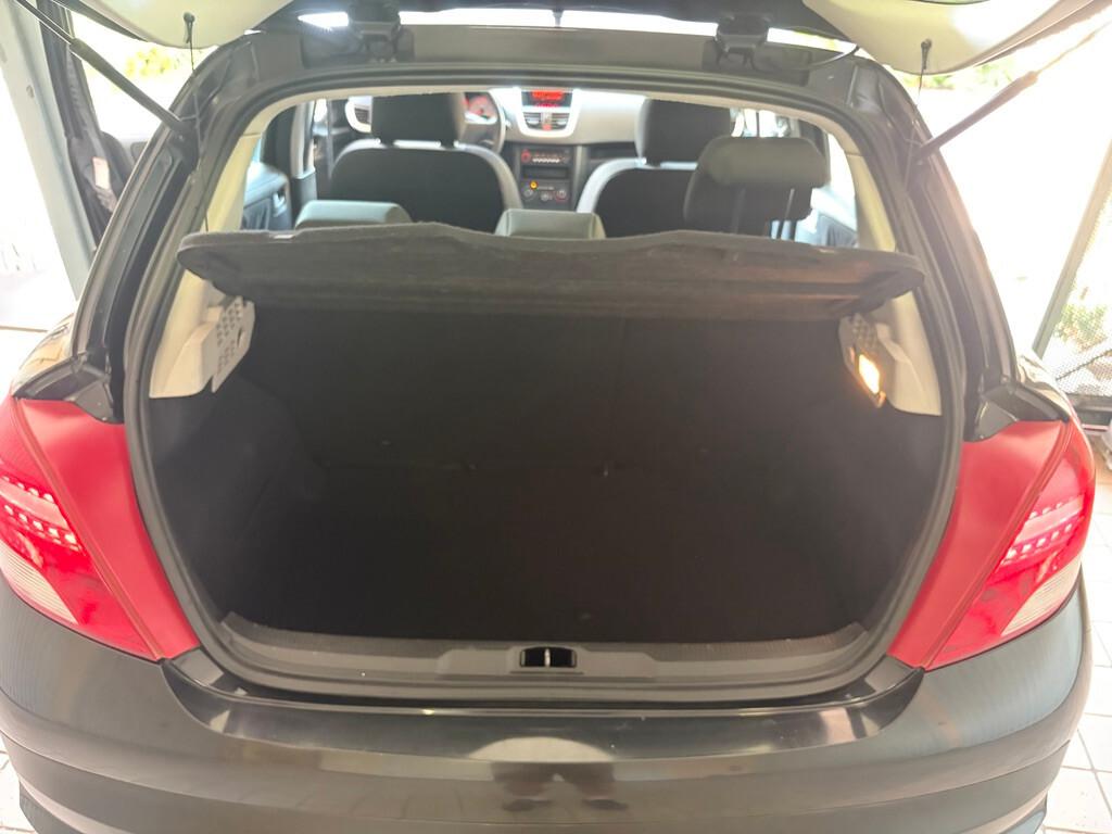 Peugeot 207 1.4 HDi 70CV 5p.
