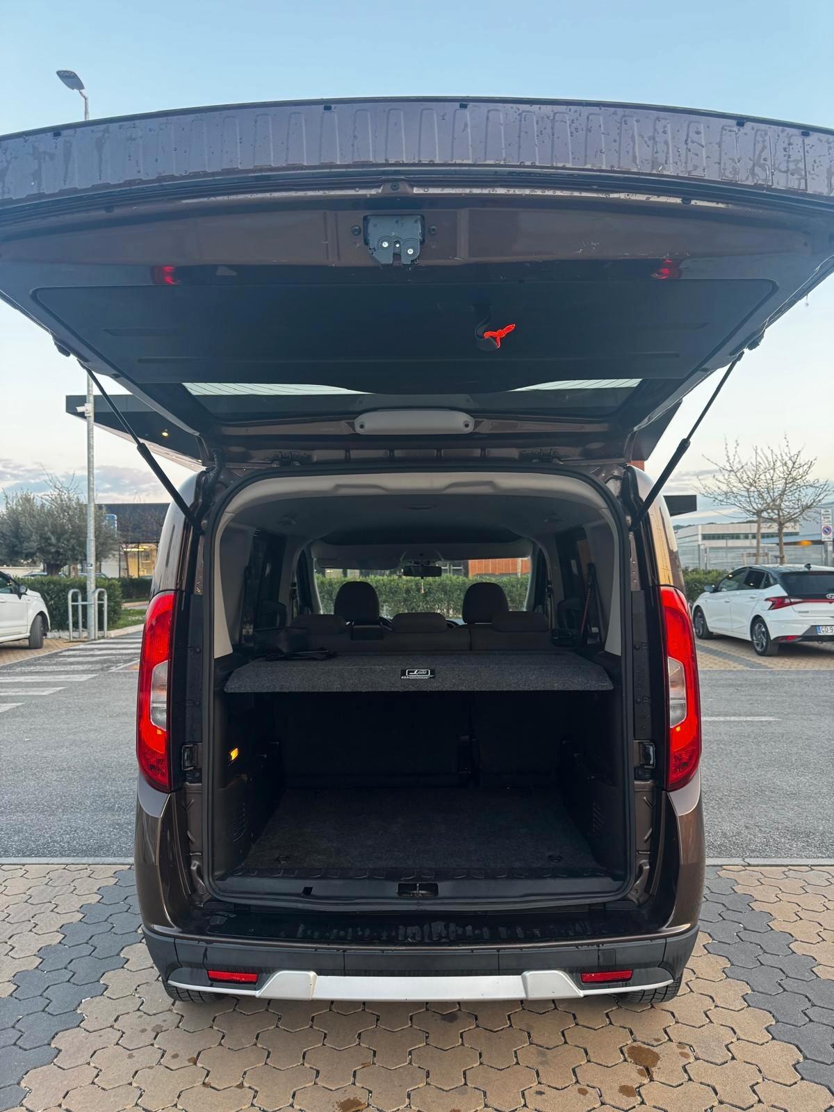 Fiat Doblò 1.6 MJT 16V 120CV Trekking NEOPATENTATI