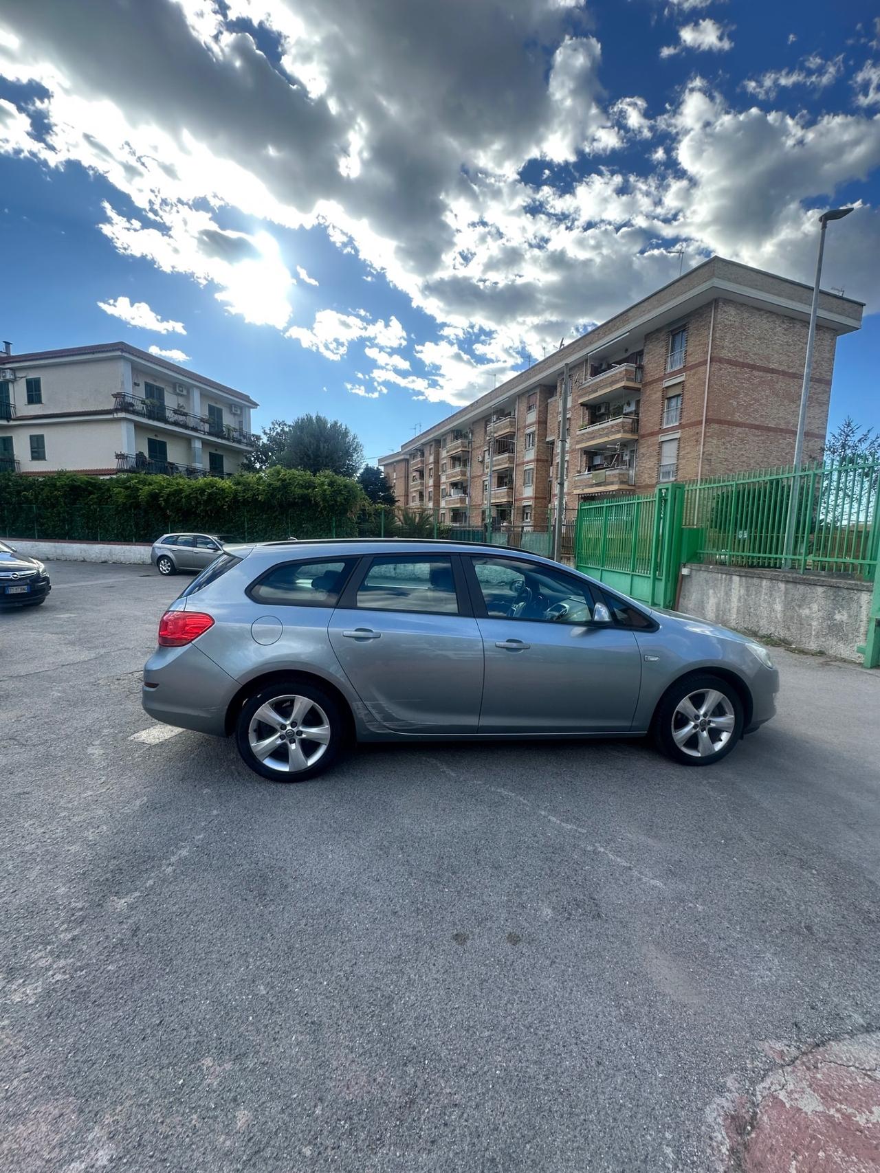Opel Astra 1.4 100CV Sports Tourer Cosmo