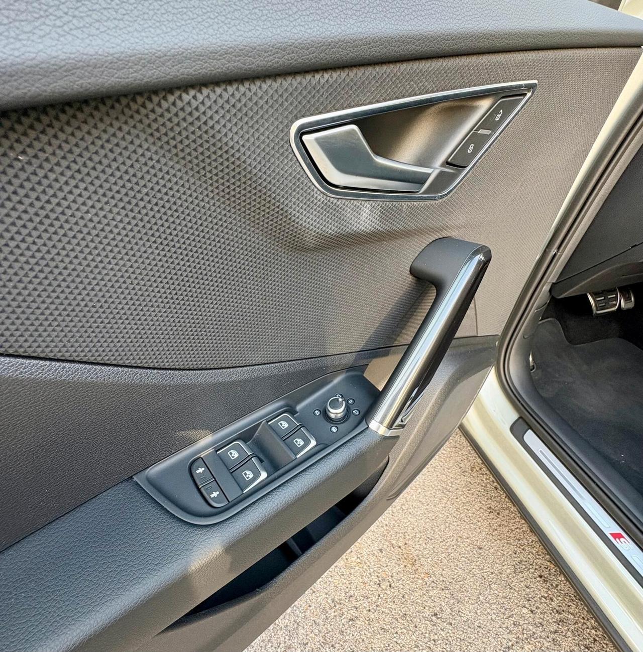 Audi Q2 35 TDI S-tronic S-line Identity Black